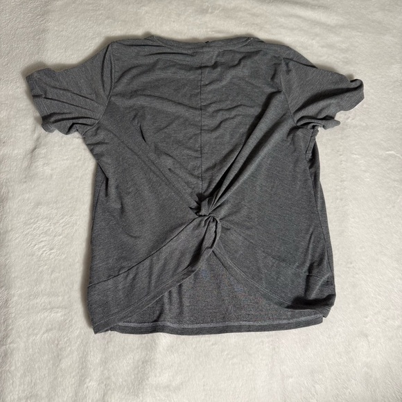 The North Face Women’s Workout Tee Knotted Twist Back XS Grey - Picture 2 of 8